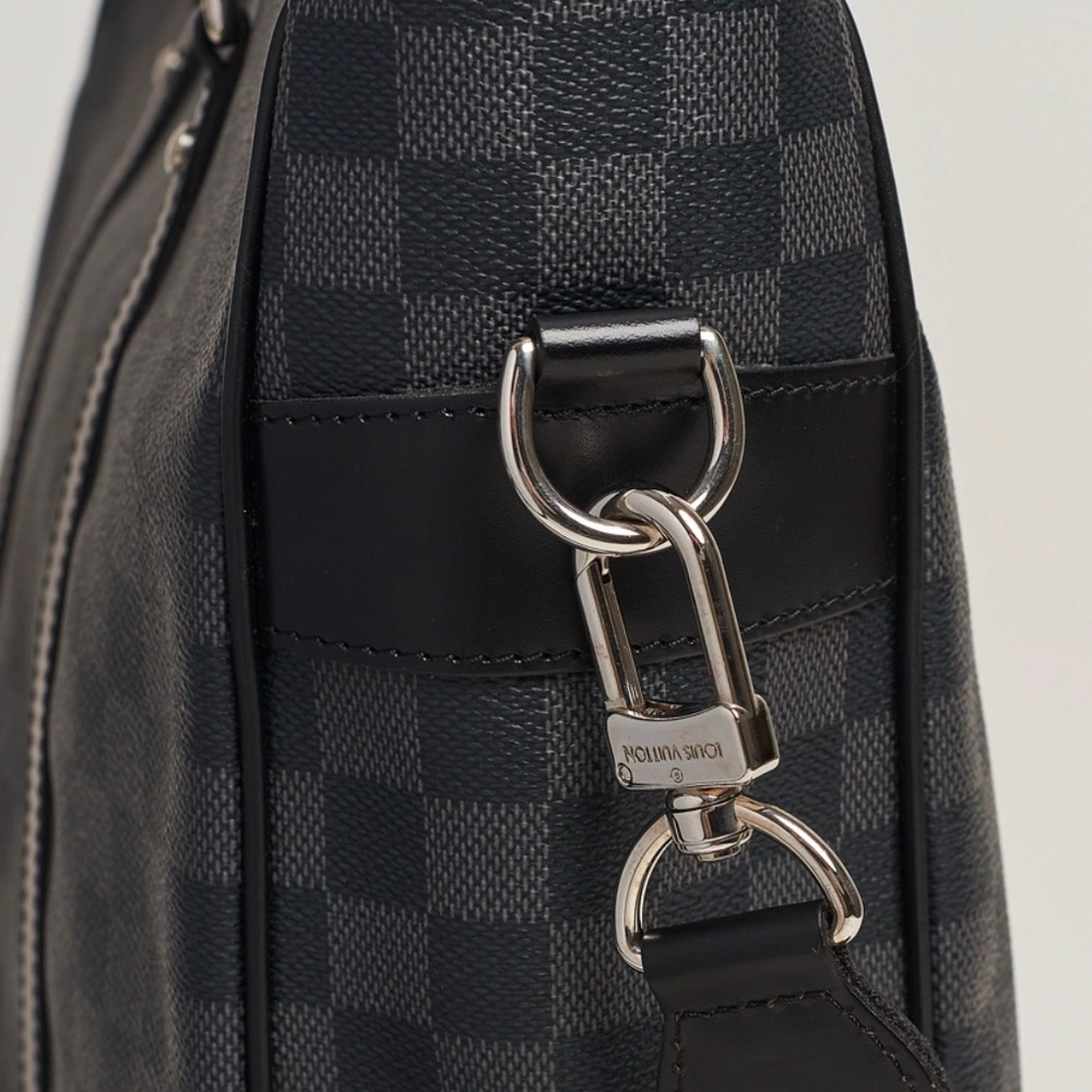 Louis Vuitton Graphite Damier Canvas Bag Retail $1800 - Picture 6 of 9